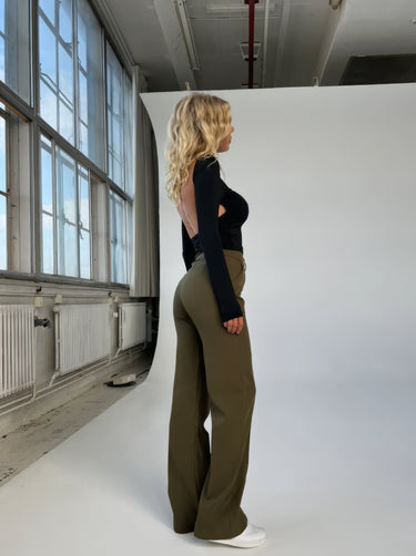 Beatrix | Wide-leg trousers for women, high-waisted for elegant and casual looks 6