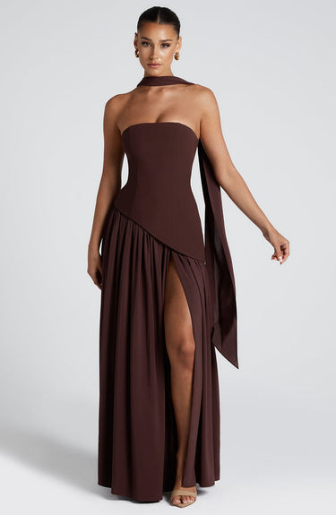 Elegant Strapless White Maxi Dress with Asymmetric Waist and High Slit – Perfect for Summer Events 4