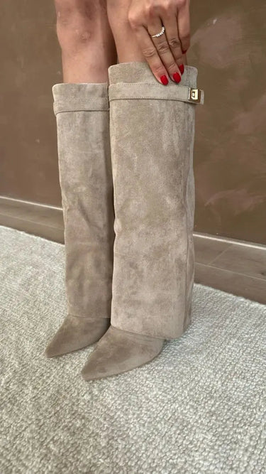 Elegant Women's Knee High Boots – Black Leather or Suede with Slim Design for All-Day Comfort and Versatile Style 3