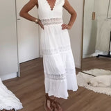Elegant midi summer dress with lace and V-neck – feminine and airy 0