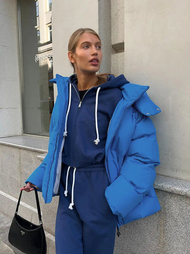 Women's Black Puffer Jacket - Stylish Winter Coat for Exceptional Warmth and Versatile Use 3