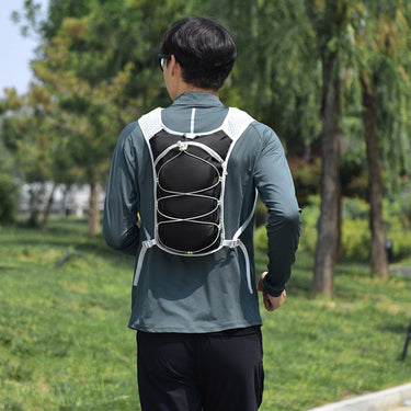 Hydration Vest With Ultralight Detachable Pack And Adjustable Comfortable Fit - Image 1
