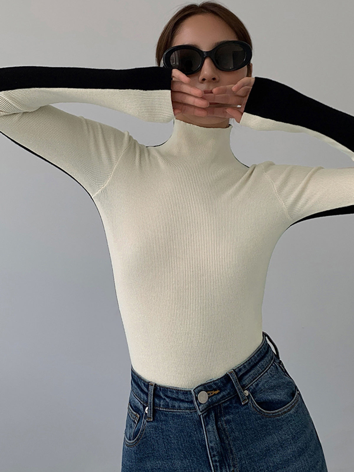 Mock Neck Contrast Sleeve Top