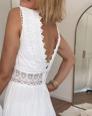 Elegant midi summer dress with lace and V-neck – feminine and airy 4