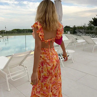 Maxi dress with ruffles and floral pattern – a stylish summer look with a feminine touch 1