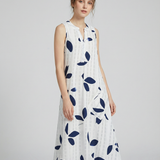 Tessa Leaf Print Maxi Dress – Stylish V-Neck Sleeveless Summer Look 3